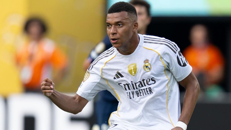 Kylian Mbappé – biểu tượng cho sức mạnh và tốc độ của một cầu thủ hay nhất thế giới tại dải ngân hà Bernabéu.