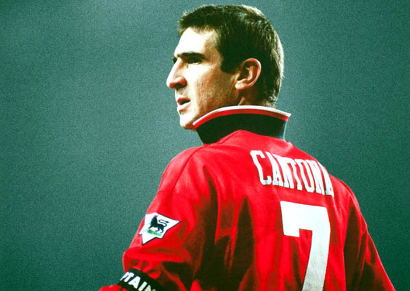 "Vị vua" Eric Cantona và phong thái đĩnh đạc đã thay đổi hoàn toàn vận mệnh của Manchester United trong thập niên 90.